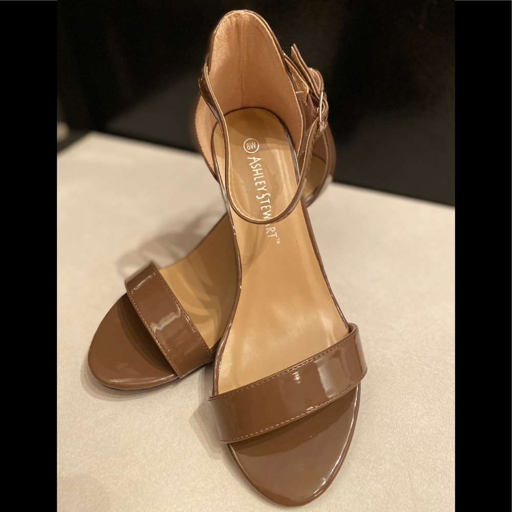 NIB Ashley Stewart Open Toe Short Heeled Sandal 👡